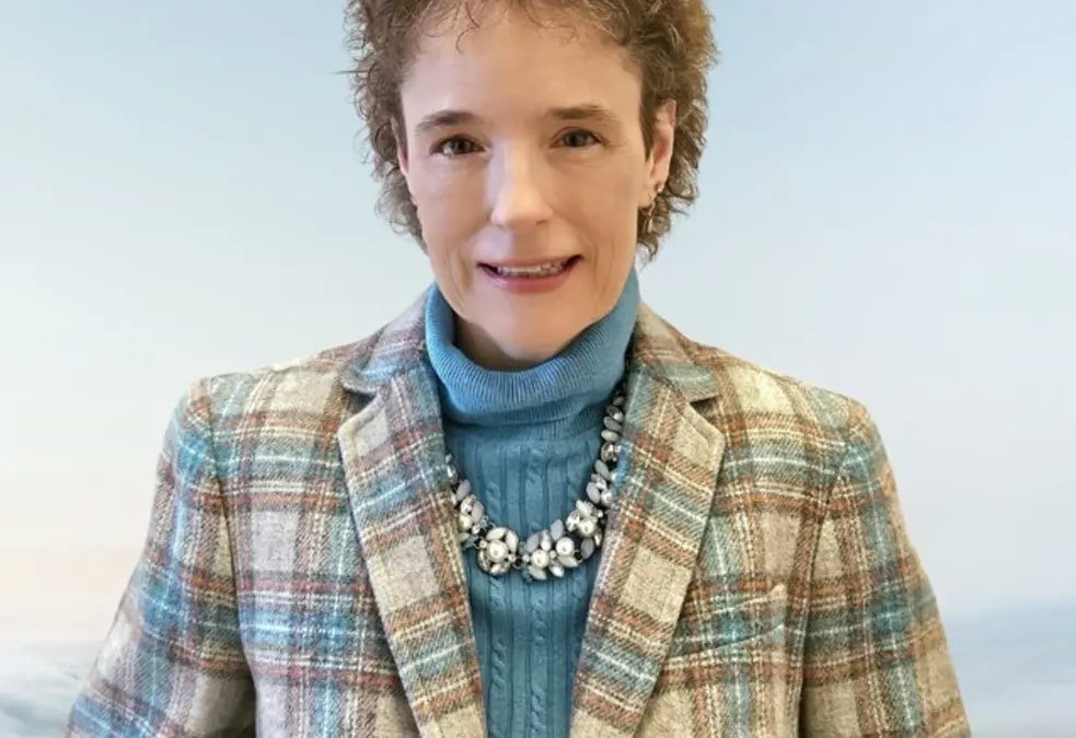 Headshot photo of Shelly Clark